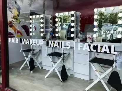 Products Storefront-Window-Vinyl-Letterin